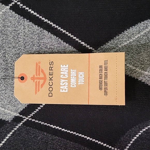 New dockers sweater - Picture 3 of 4